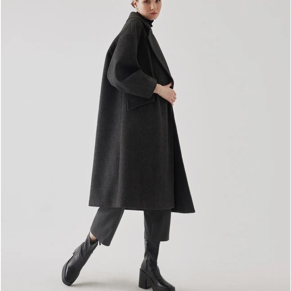 02 Fabulous Black Striped Oversized Bouclé Coat with Sleeve Detail - Picture 4 of 5